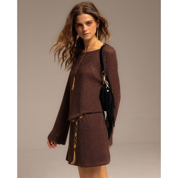 Vestido corto de punto con brillo y diseño acampanado