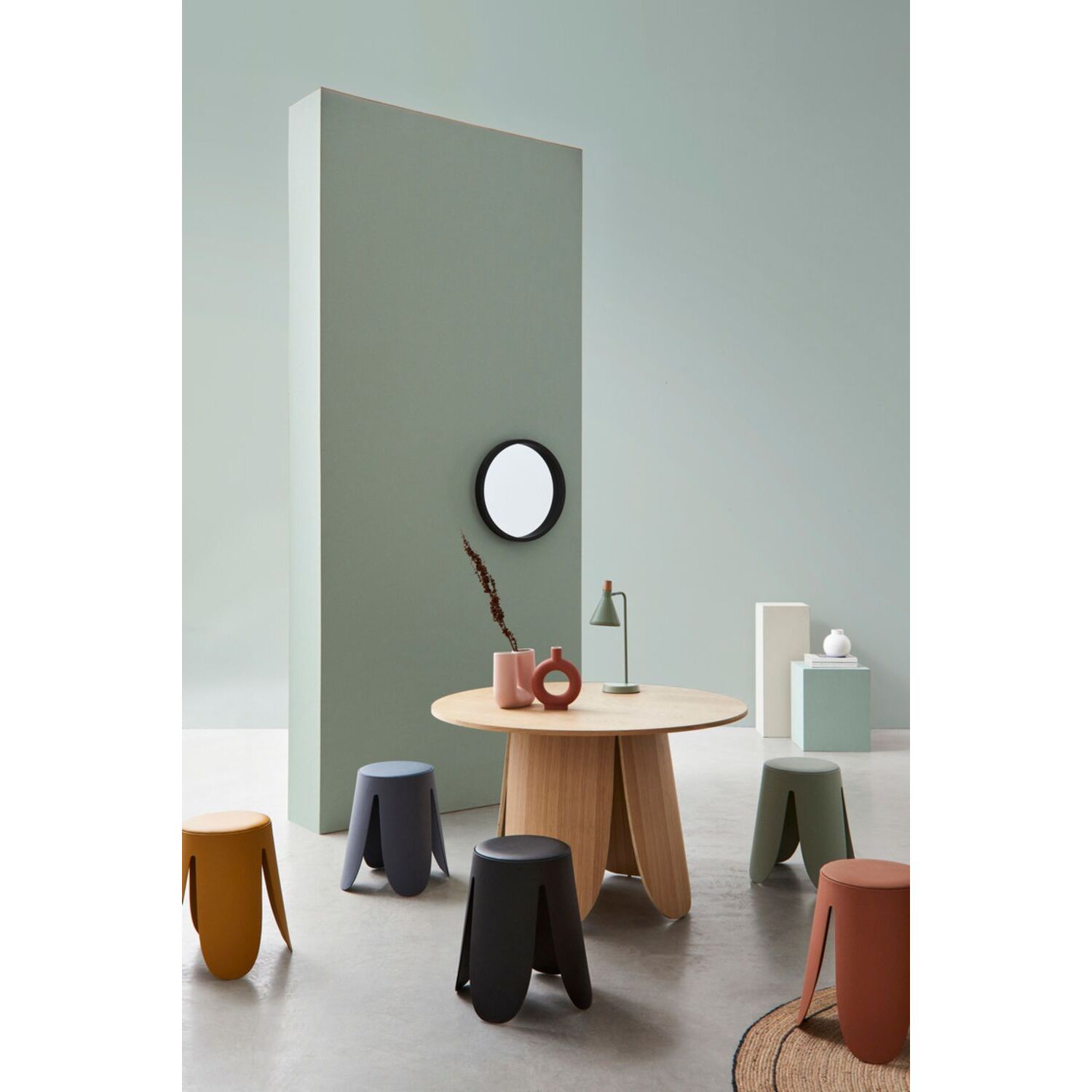 Set di sgabelli IMOGEN in polipropilene verde oliva e cuscino in similpelle verde oliva