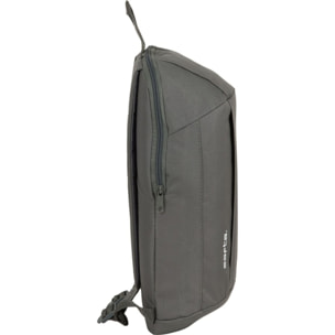 Mini mochila bolsillo vertical safta gris humo