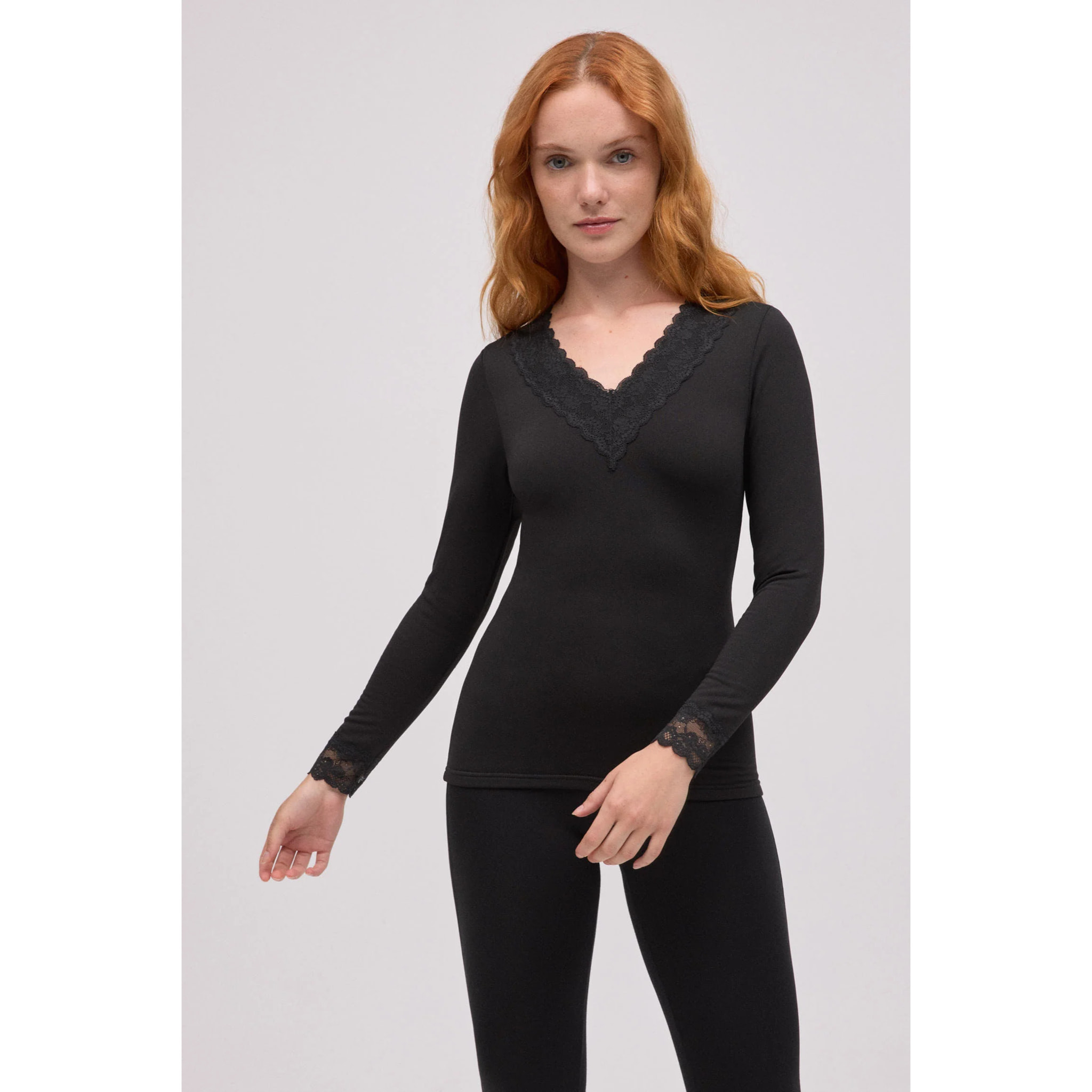 Maglietta termica con scollo a V e dettagli in pizzo nero