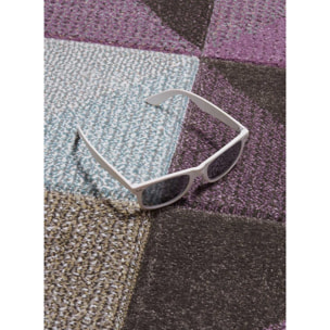 Petit tapis géométrique aux couleurs pastel