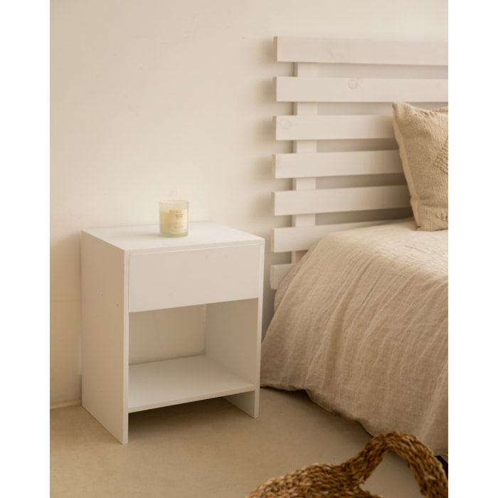 Table de chevet en bois massif avec un tiroir en blanc 50x40cm Hauteur: 50 Longueur: 40 Largeur: 29.5
