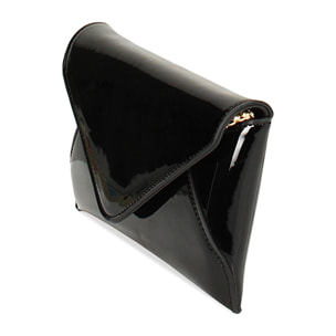Bolso con correa de hombro en charol negro