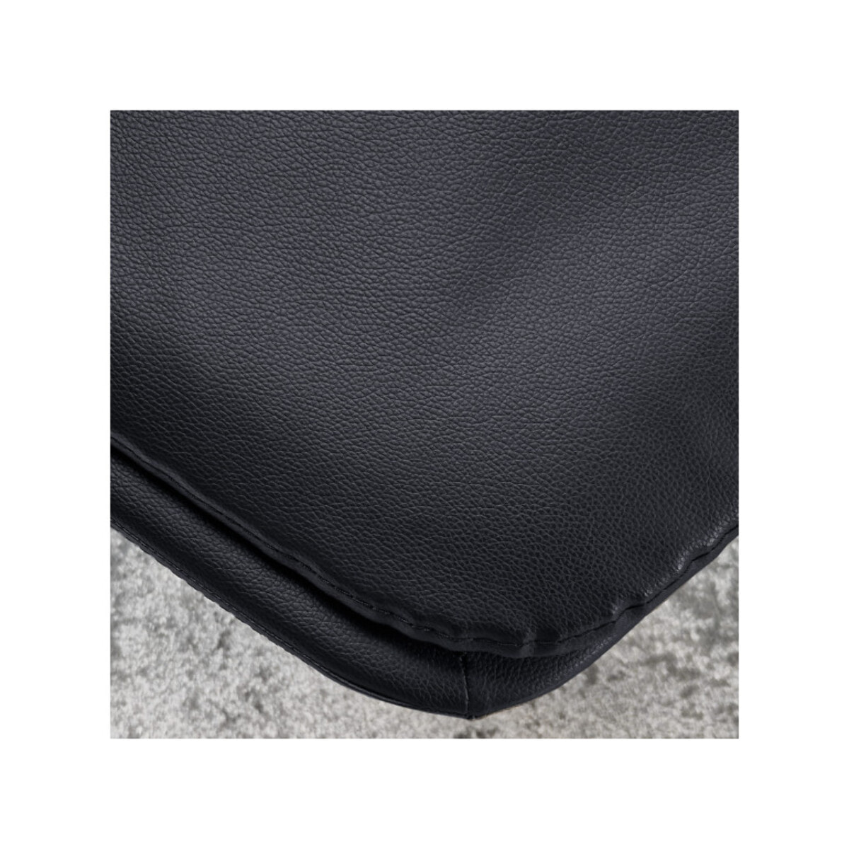 Chaise en simili marron avec coussin d'assise & pieds métal noir - BETTER