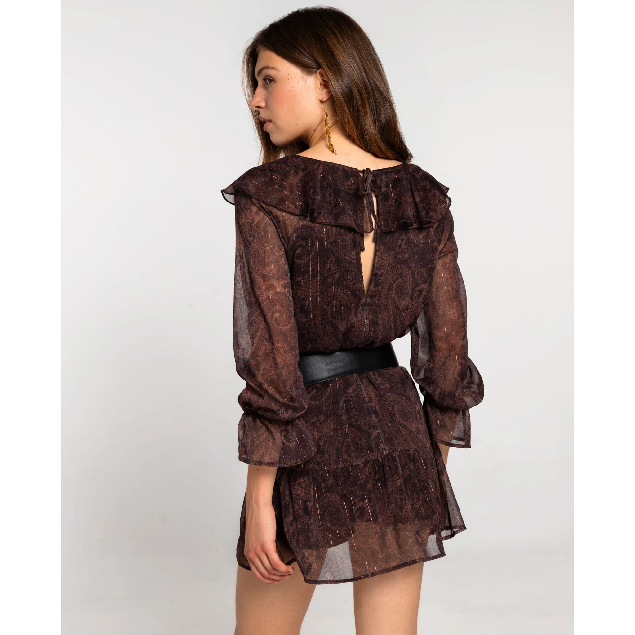 Vestido de punto elástico con flecos y corte ajustado