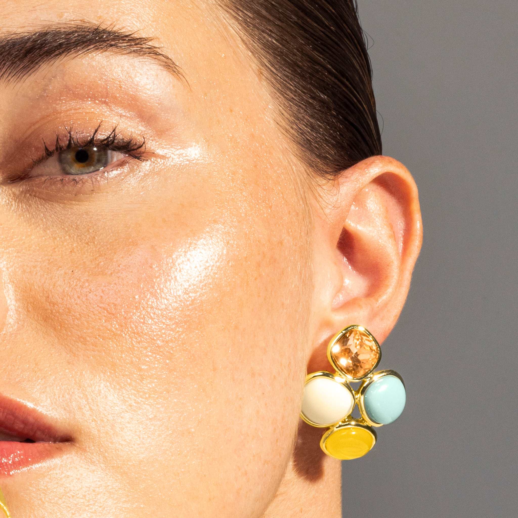 Pendientes acabado en oro amarillo de 18k