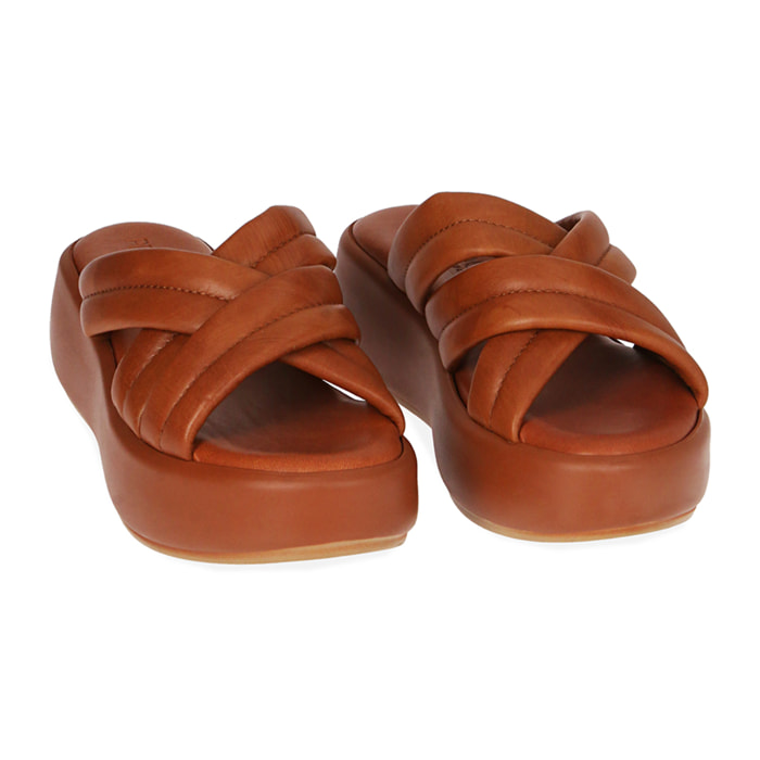 Zapatillas color coñac, plataforma de 5,5 cm