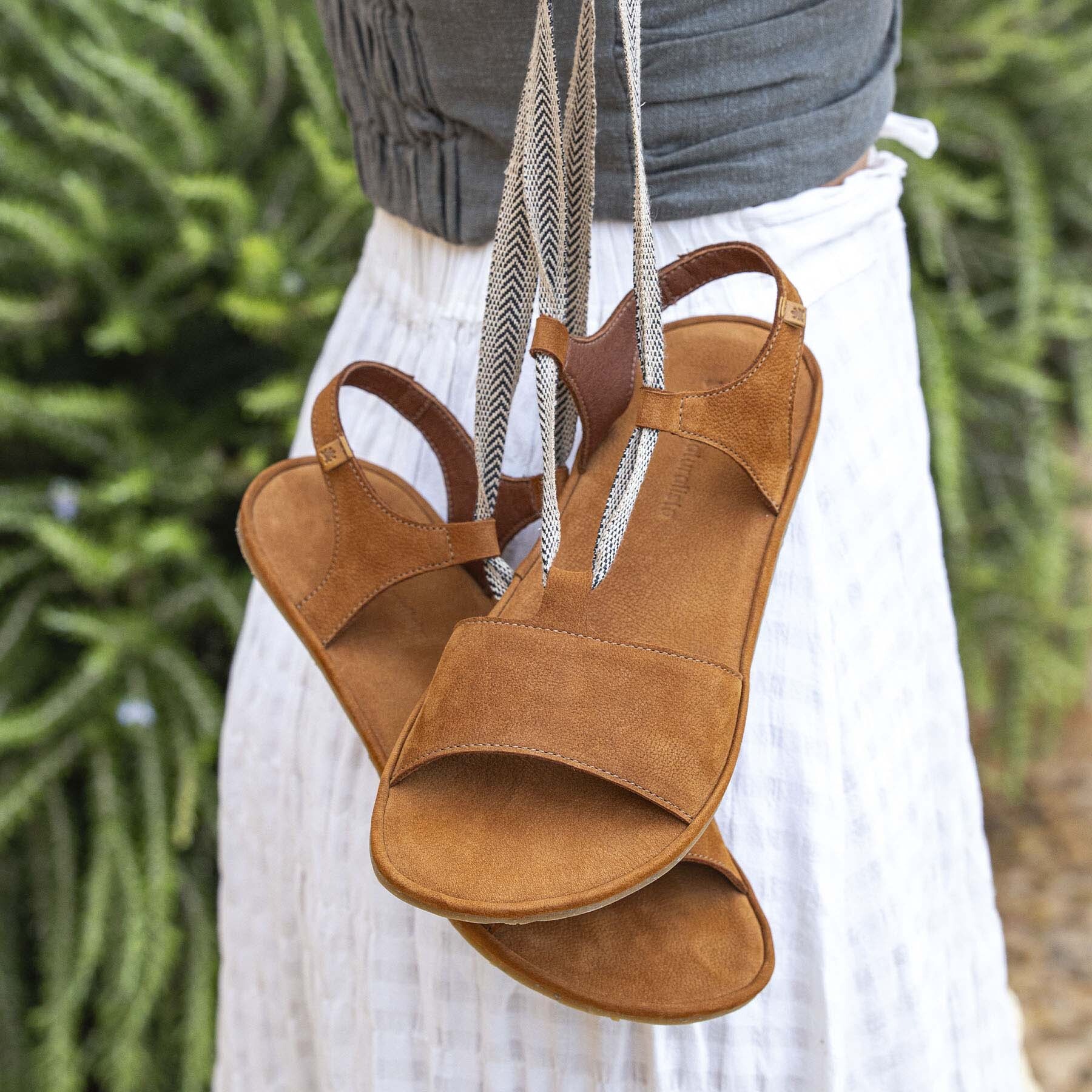 Sandalias N5685 NOBUCK CREAM/SATYA color Cream