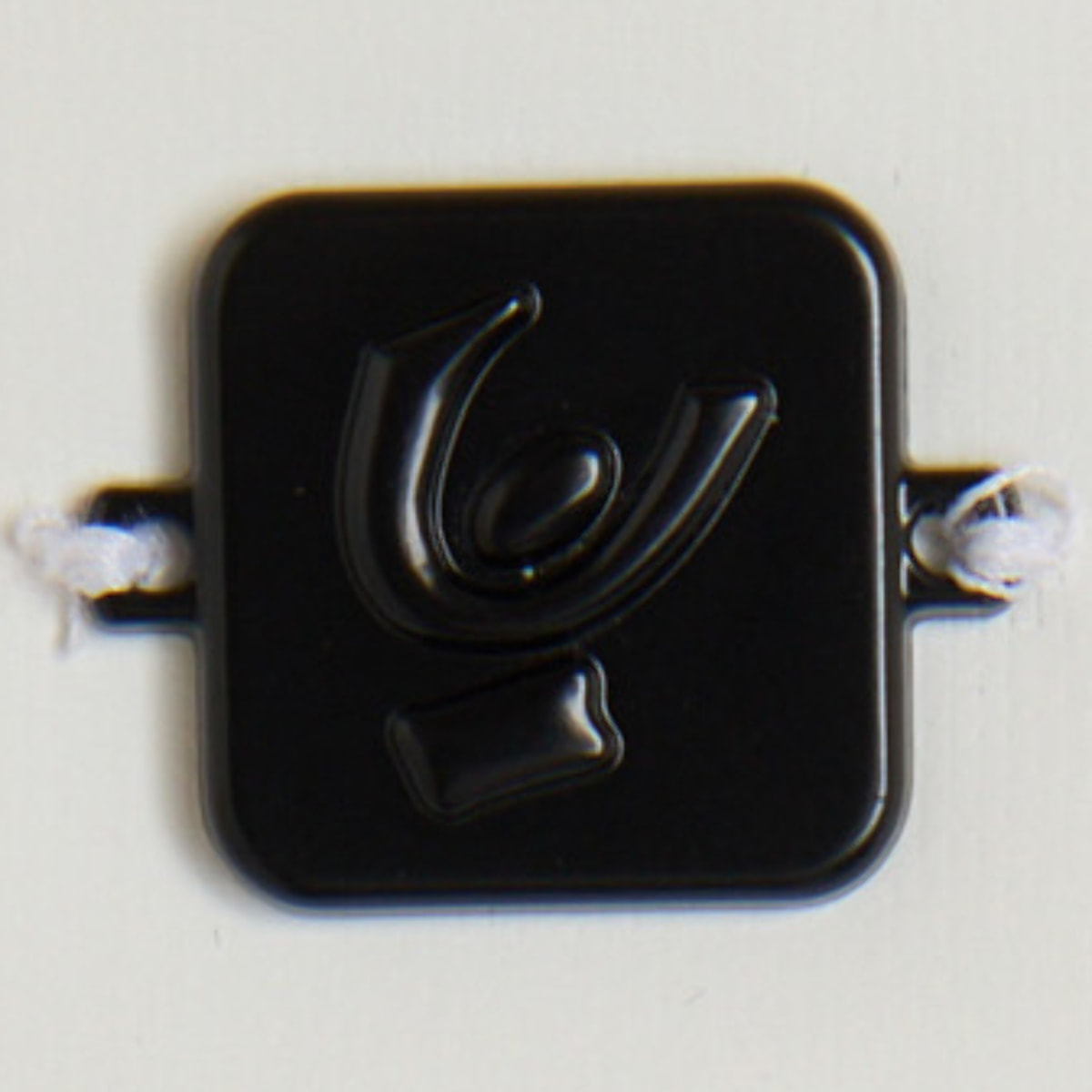 Giacca cropped in similpelle con zip in metallo