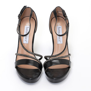 Sandali in simil pelle con tacco alto e fasce in strass