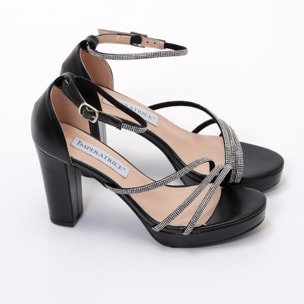 Sandali in simil pelle con tacco alto comodo e fasce ricoperte di strass