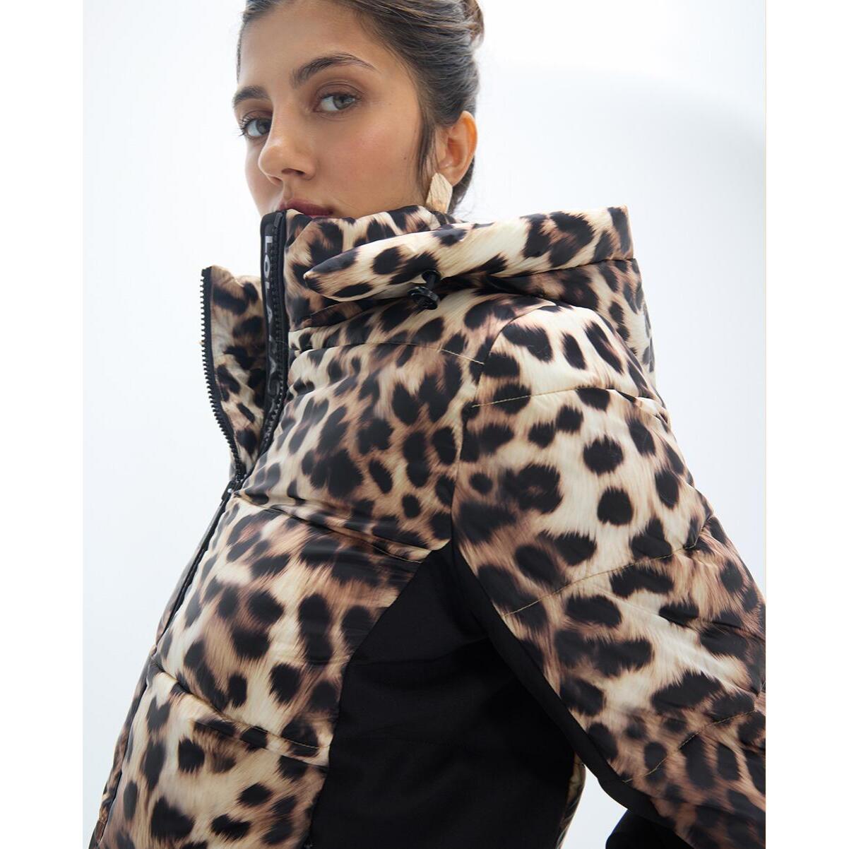Giacca a vento aderente con stampa leopardata