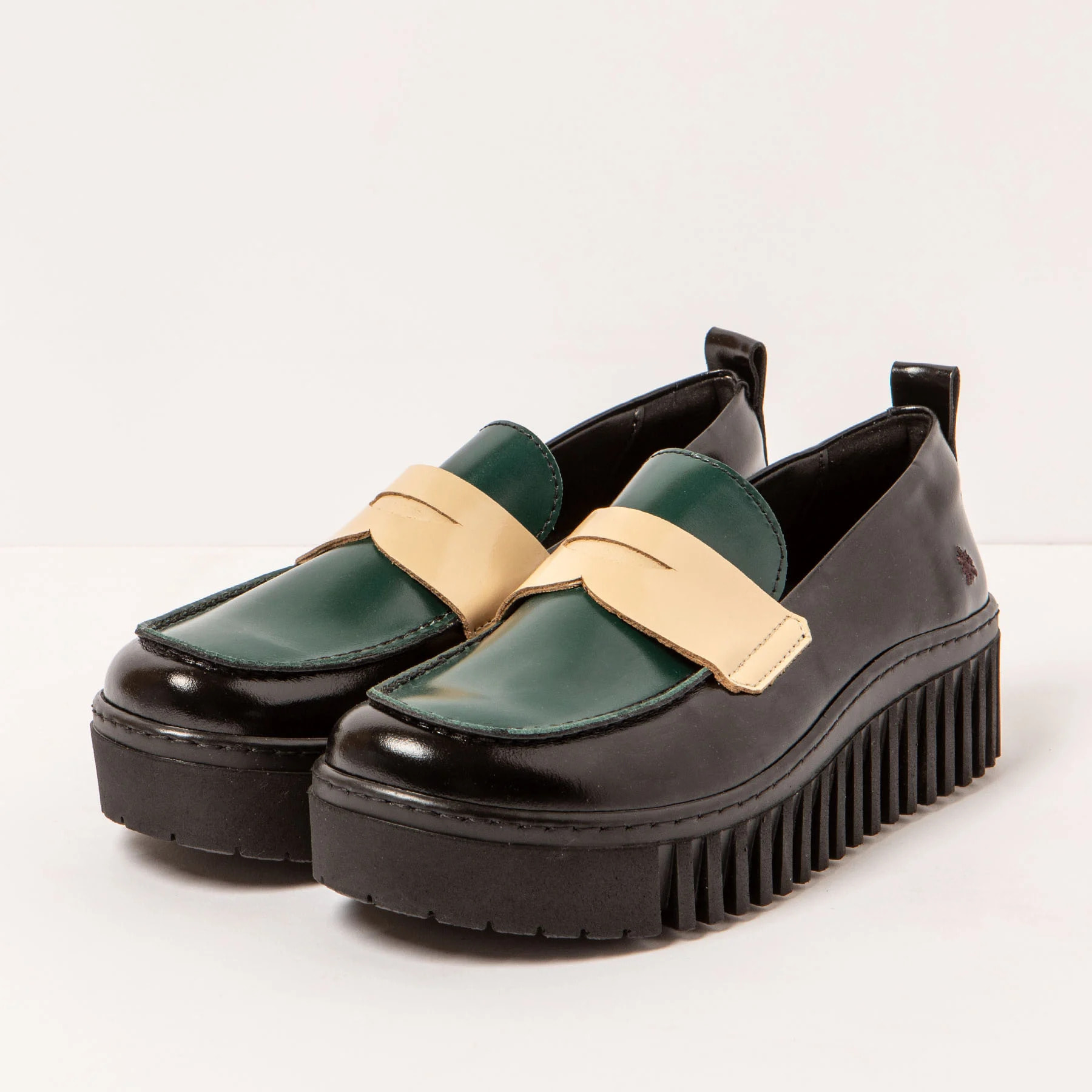 Zapatos 1530S NAPPA SHINNY BLACK-JUNGLE/BRIGHTON color Black-jungle