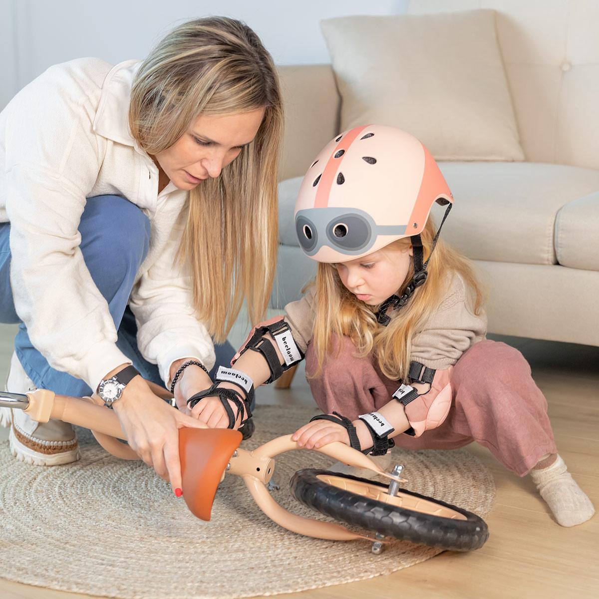 Casco infantil AVIATOR PINK HELMET para bicicleta