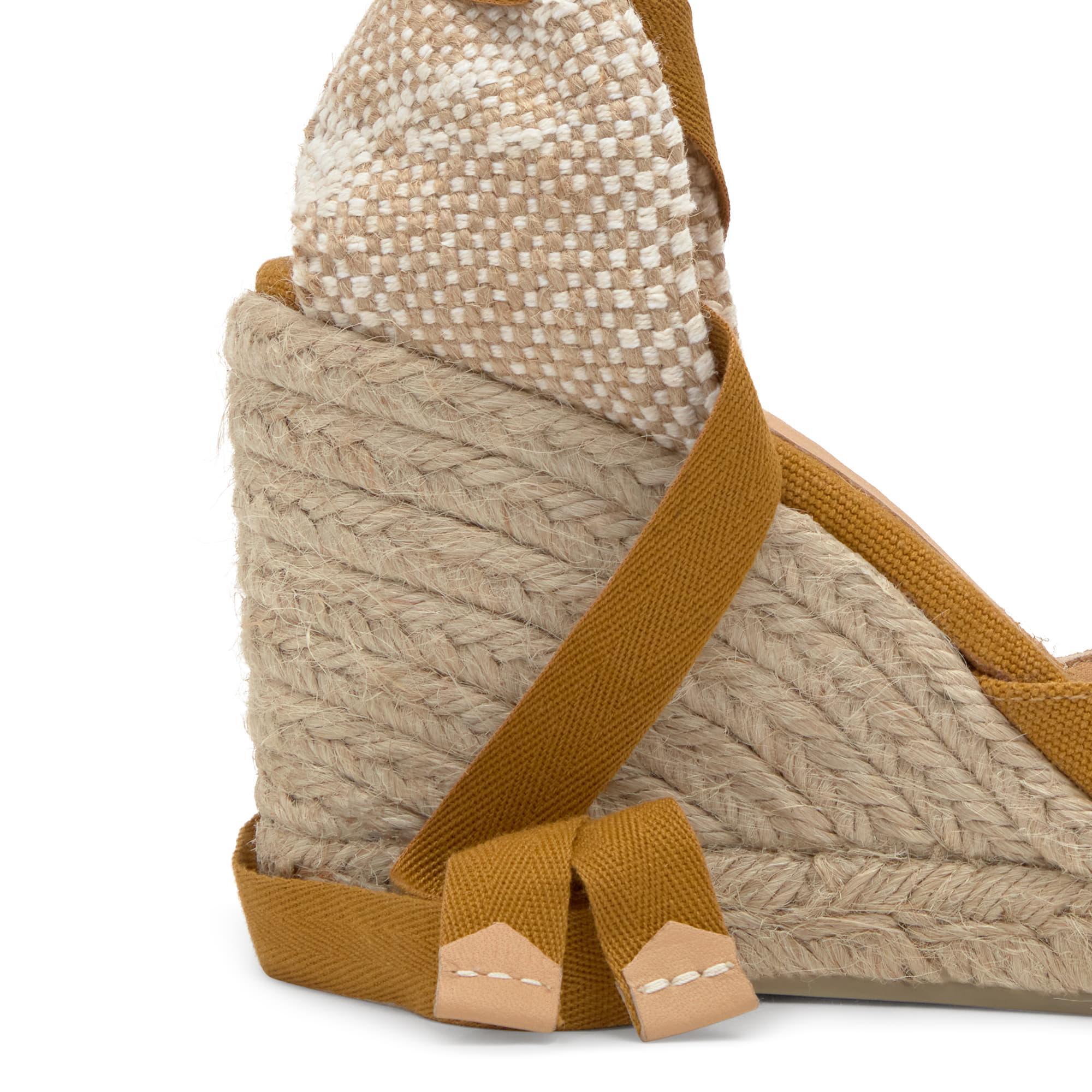 Alpargata de cuña Carina en algodón orgánico lavado con cierre de cintas