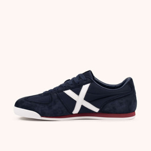 Zapatilla Urbana en Azul Marino con Detalles en Blanco y Rojo MUNICH STEREO 02