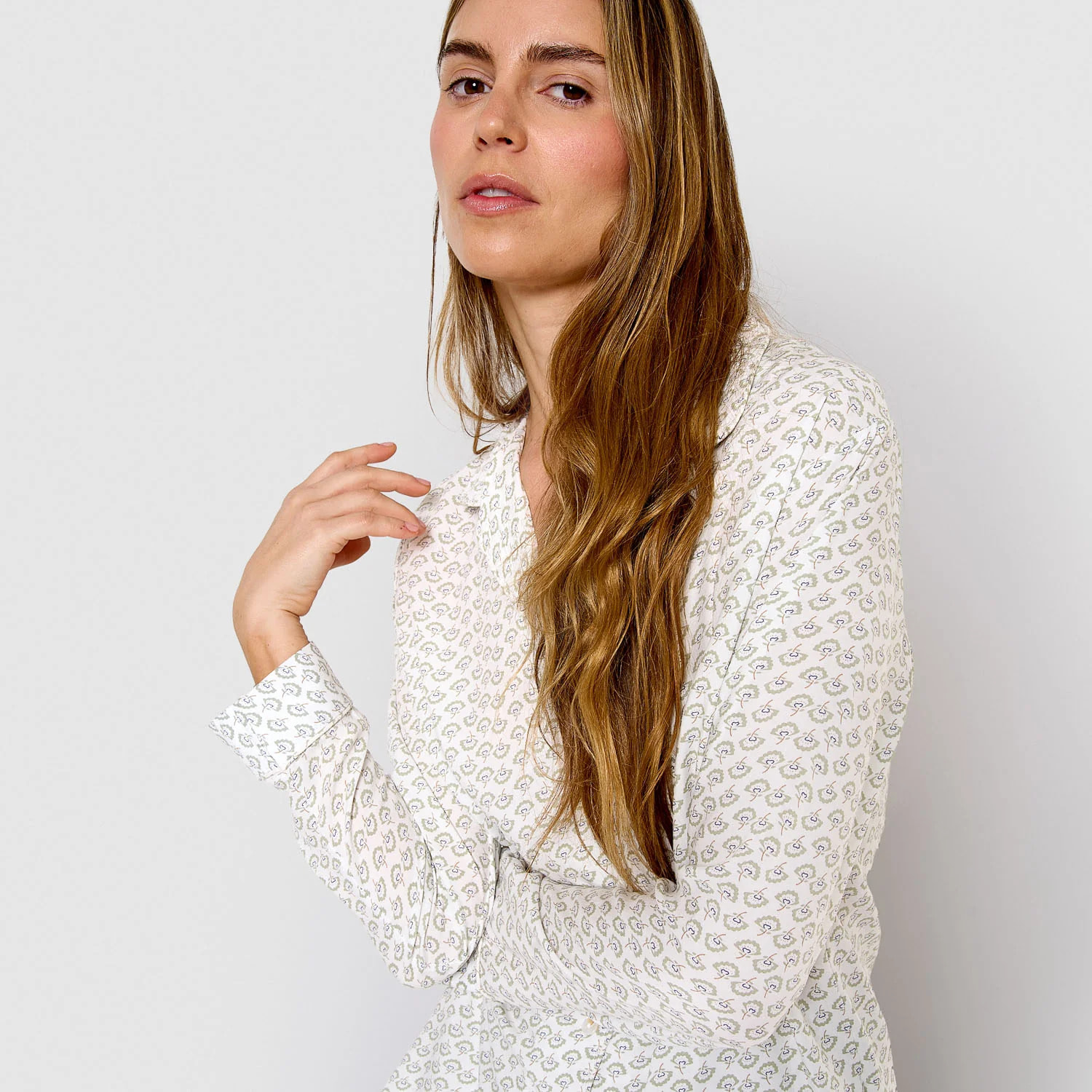 Pijama largo camisero de viscosa diana verde