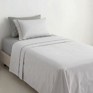 Completo lenzuola una piazza e mezza in cotone bicolore morbido e traspirante, set letto con lenzuolo sopra, sotto con angoli e federa, design con piping a contrasto elegante, tessuto leggero e resistente 116 gsm, certificato OEKO-TEX, comfort quotidiano