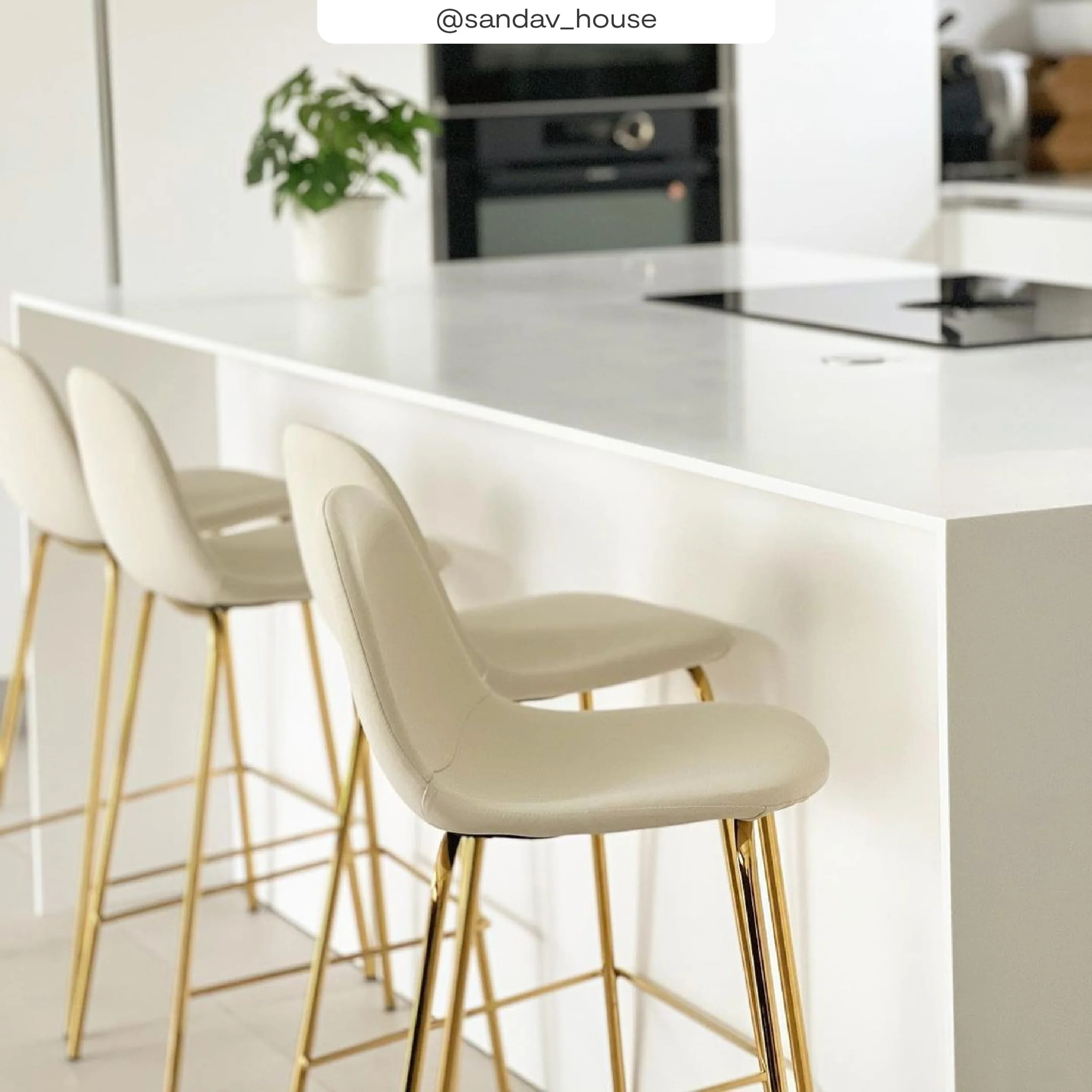 Chaise pour îlot central en cuir synthétique blanc 65 cm, pieds dorés - Henrik