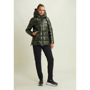 Piumino donna lucido con cappuccio protettivo e coulisse