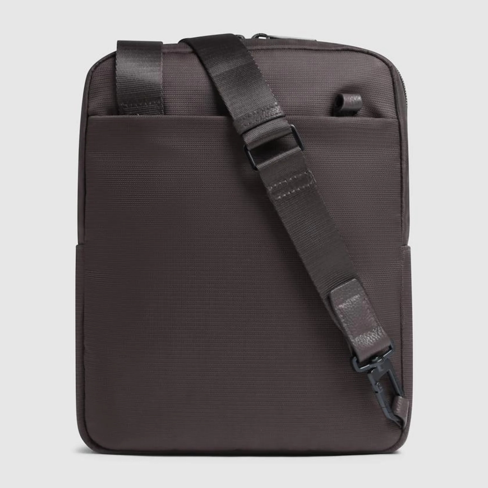 Piquadro Borsello porta iPad® in tessuto riciclato e pelle con protezione RFID