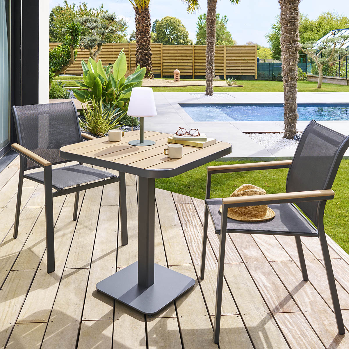 Table de jardin bistro Tyla Acacia & Graphite
