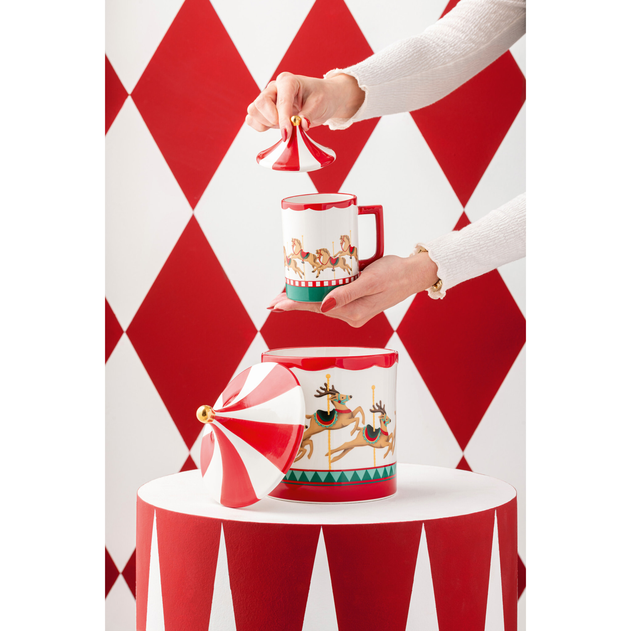 J-Line tasse + couvercle Carroussel Dolomite - céramique - rouge/blanc