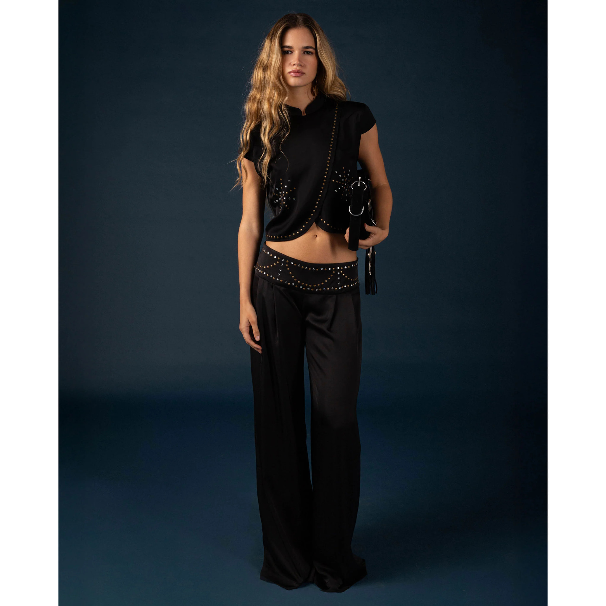 Pantalón en satén con canesú de mujer