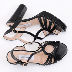 Sandali in simil pelle con tacco alto comodo