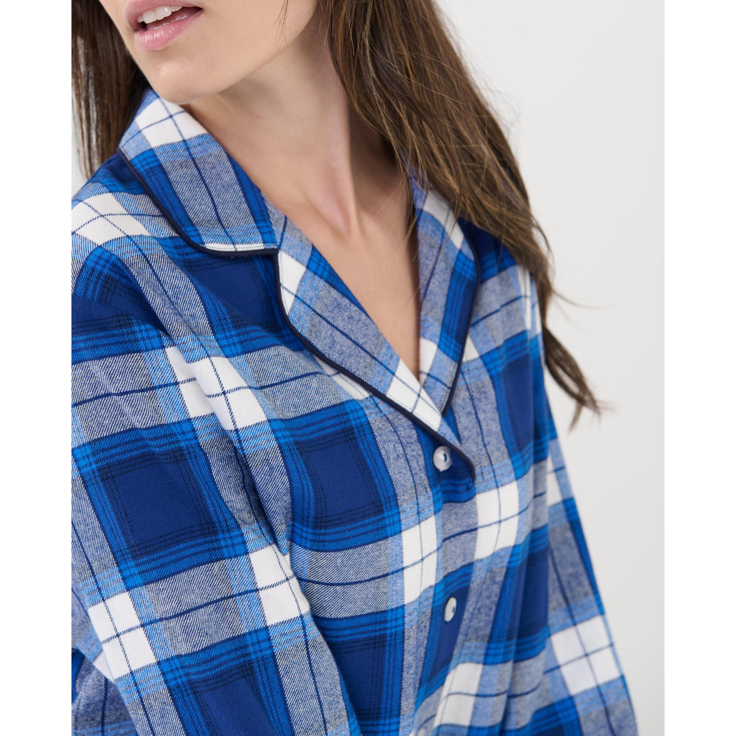 Pijama mujer estampado en cuadros, abierto con botones, con bolsillos de plastón, manga larga y pantalón largo