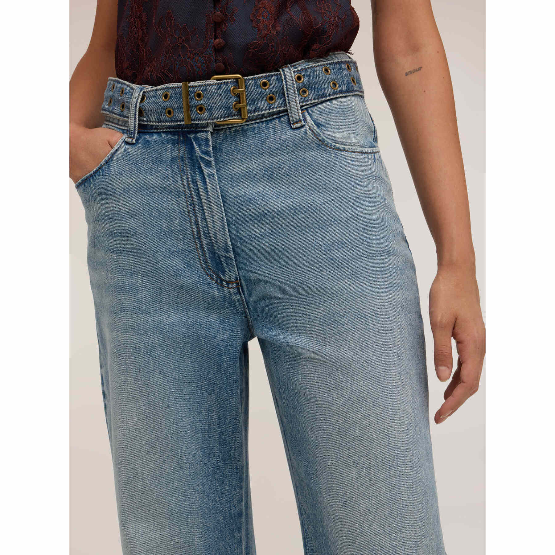 Motivi - Jeans palazzo washed con cinturón con tachuelas - Light - blue