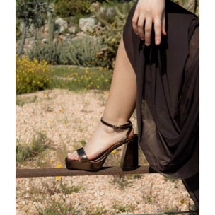 Sandalias de fiesta marrones con tacón ancho