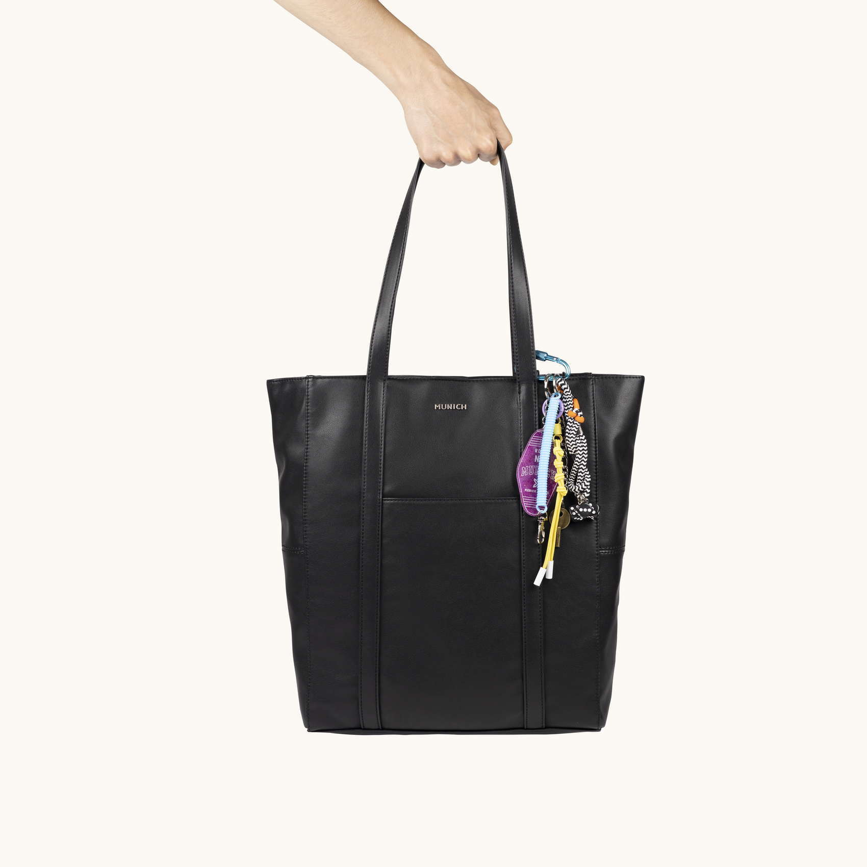 Bolso Shopper Negro con Charms Extraíbles CHARMS SHOPPER BLACK