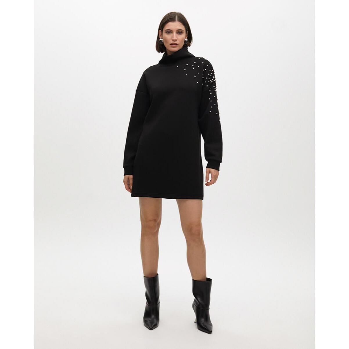 Abito con Dettaglio Gioiello Manica