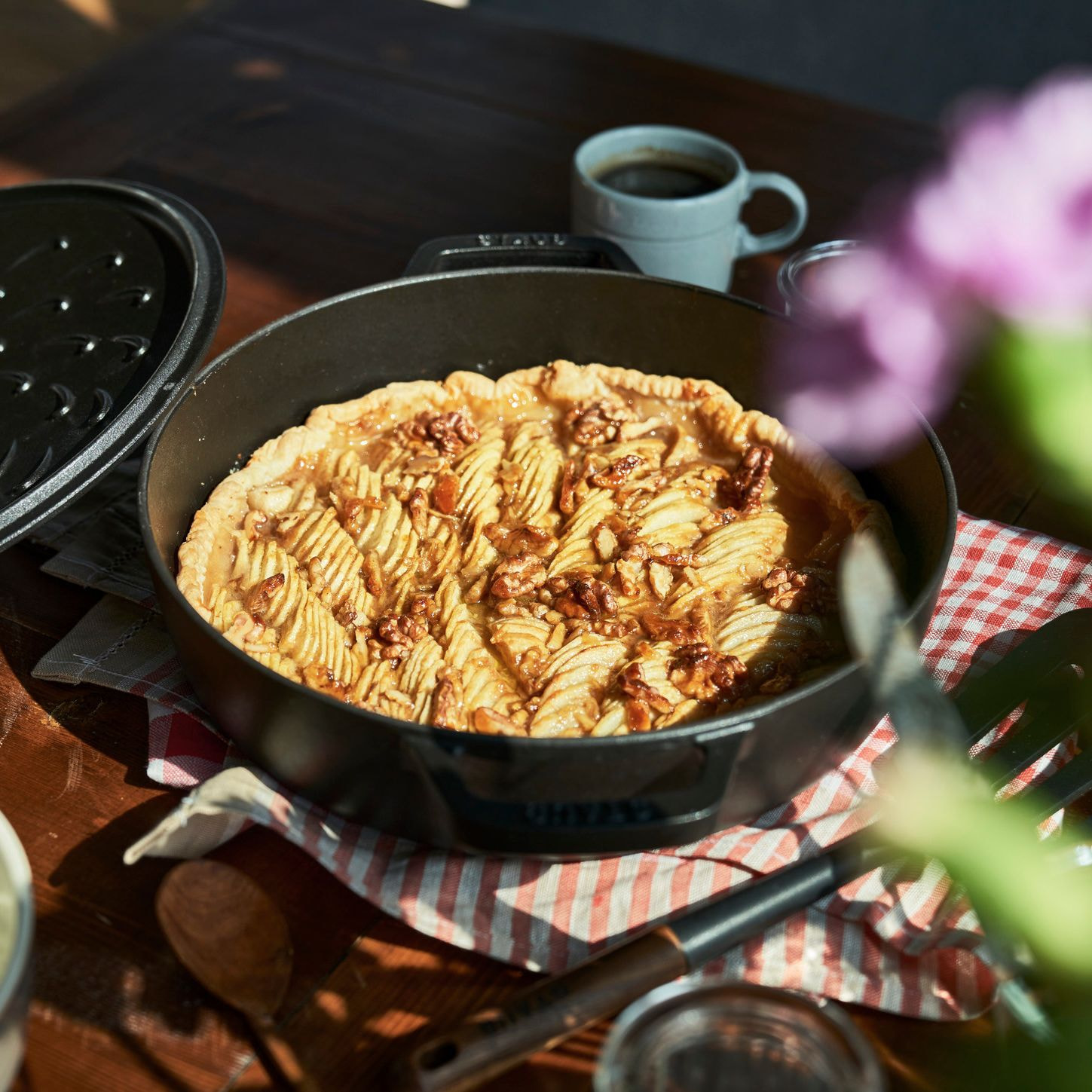 Sauteuse STAUB Chistera en Fonte, Ø 28 cm, 3,7 L, Noir Mat