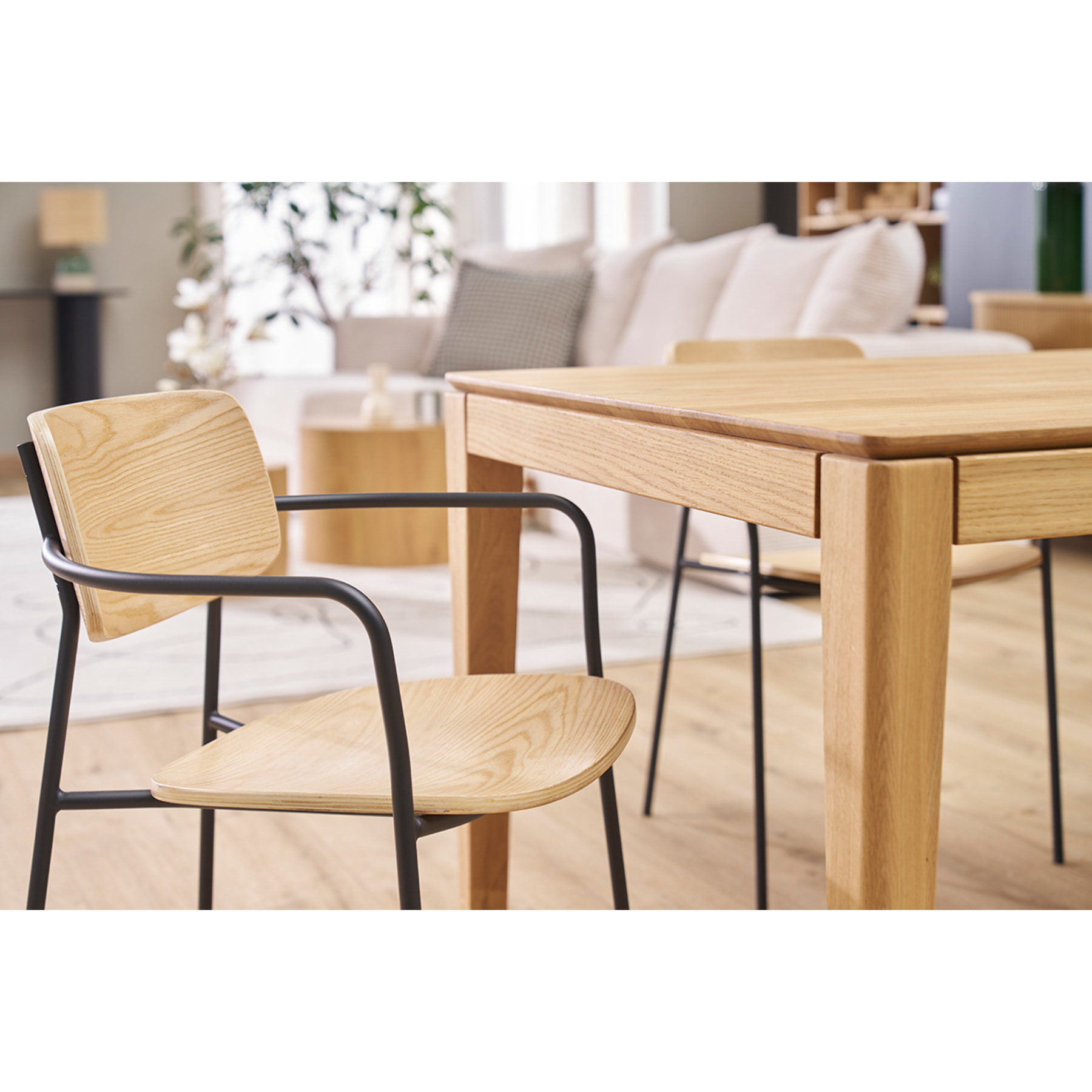 Chaises en bois clair chêne et métal noir (lot de 2) SUSAN