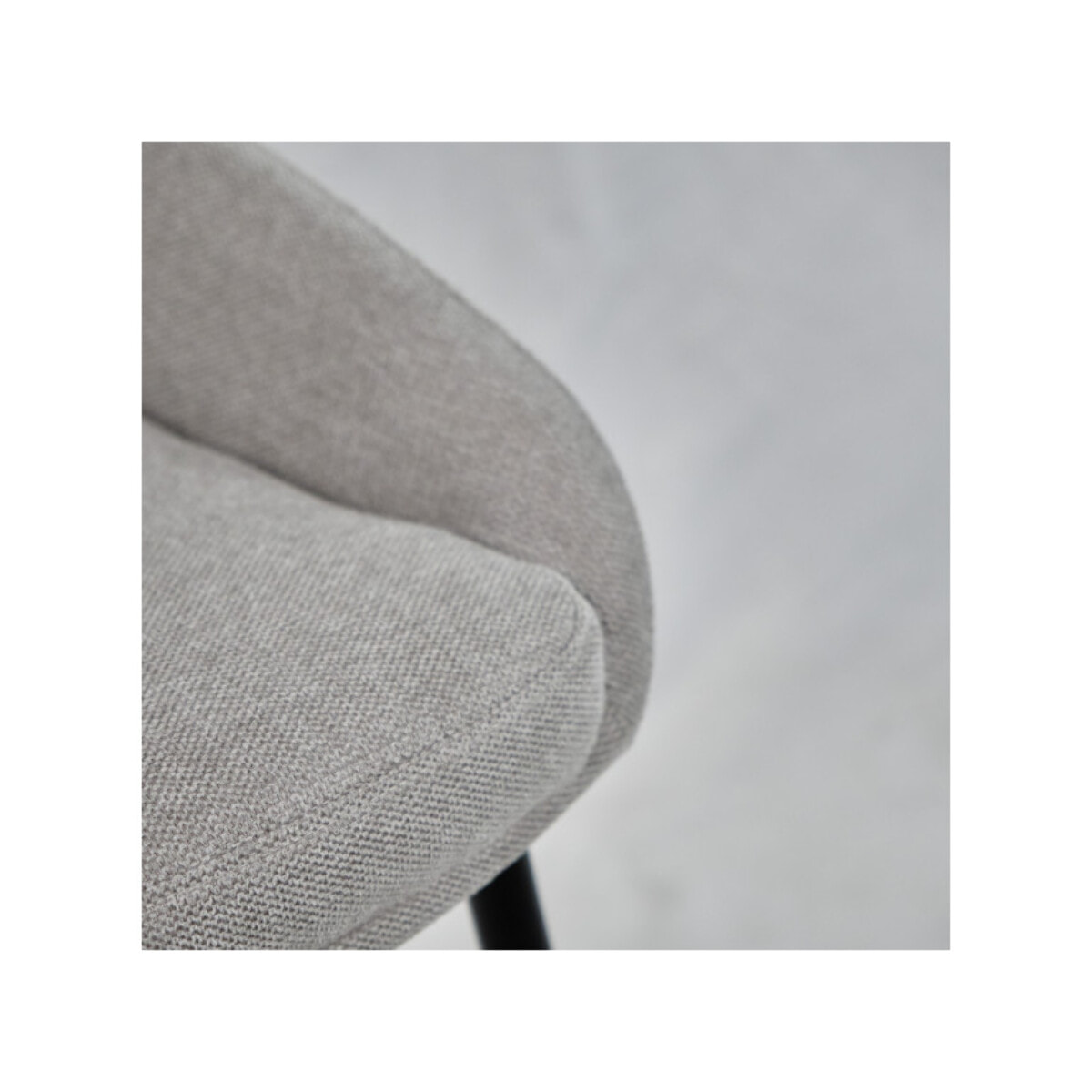 Chaise en tissu avec pieds fins en métal noir - 4 coloris - MONDO