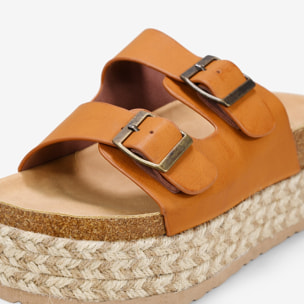 Sandalias marrones con plataforma de esparto