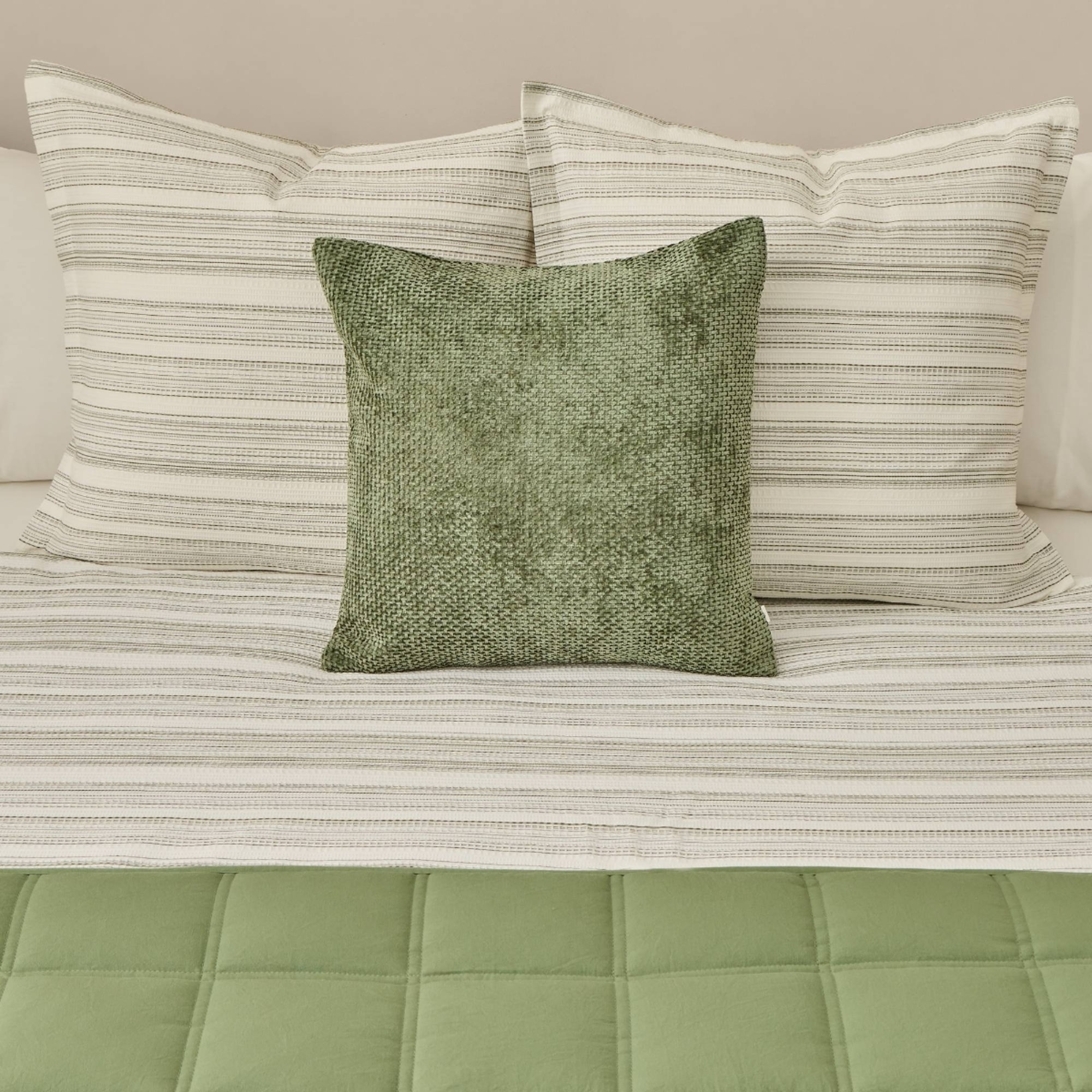 Colcha de microfibra Kong color verde Poliéster