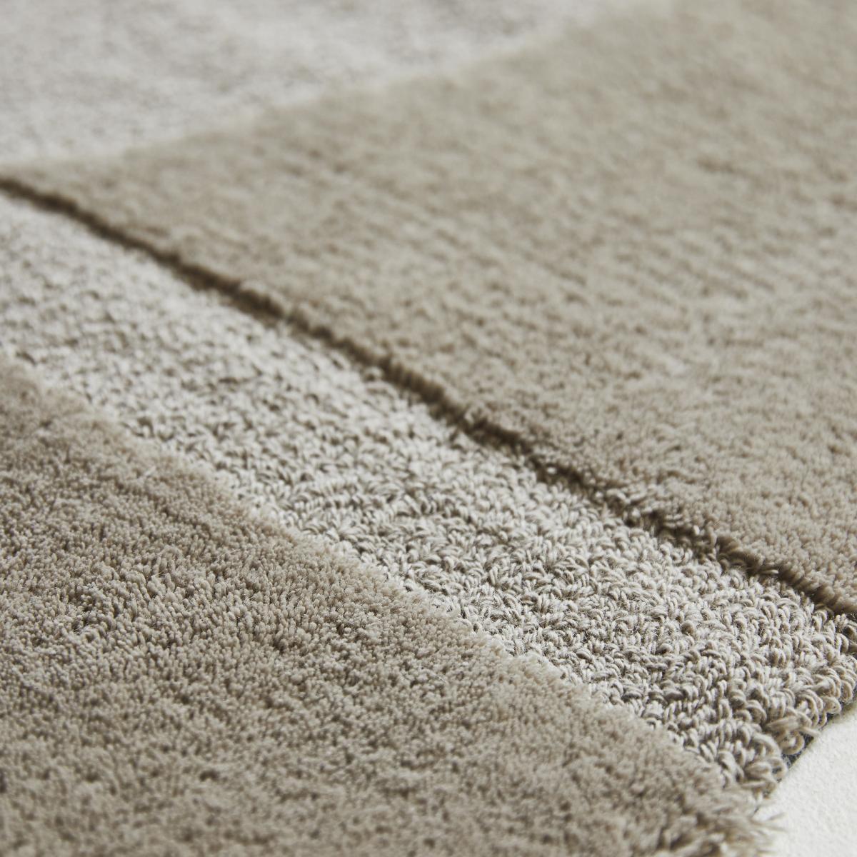 Tapis salon et chambre tufté en laine motif géométrique QUIKA