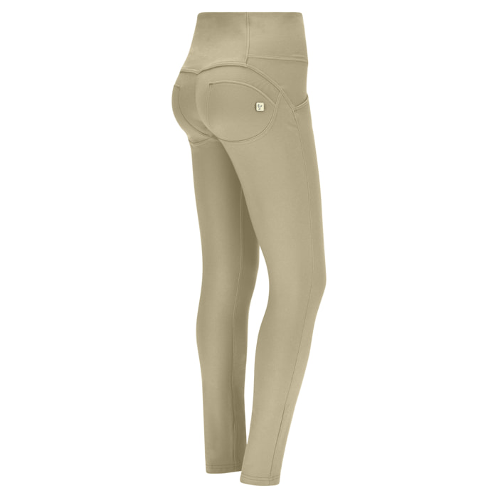 Pantaloni push up WR.UP® a vita alta in tessuto sostenibile