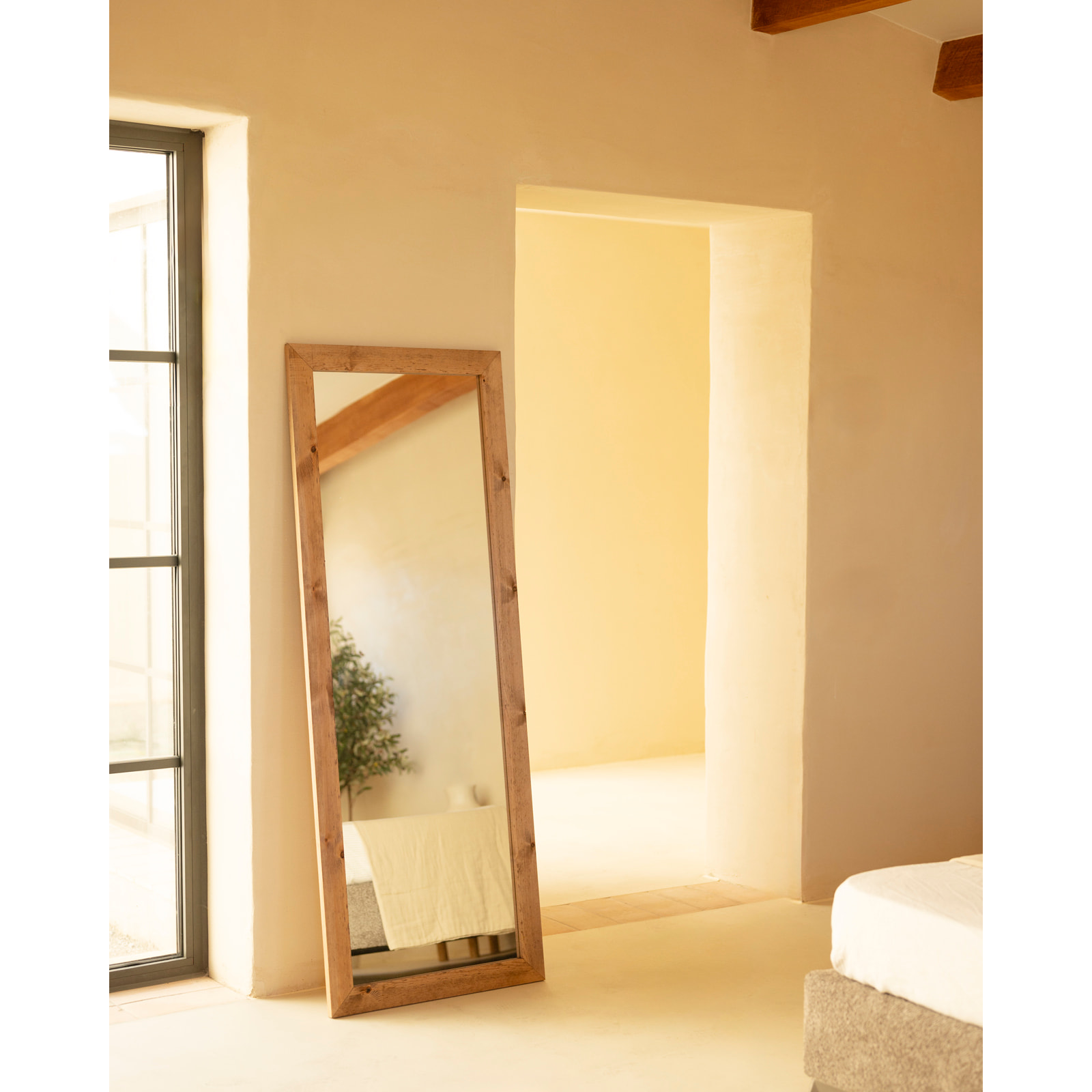 Espejo rectangular de madera de pino en tono natural de 60x160cm Alto: 160 Largo: 60 Ancho: 2