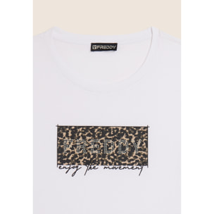 T-shirt con stampa leopardata decorata da borchie e logo