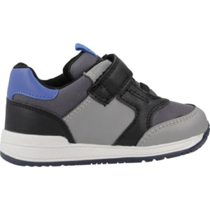 Zapatos Niño de la marca GEOX  modelo B RISHON BOY GRIS