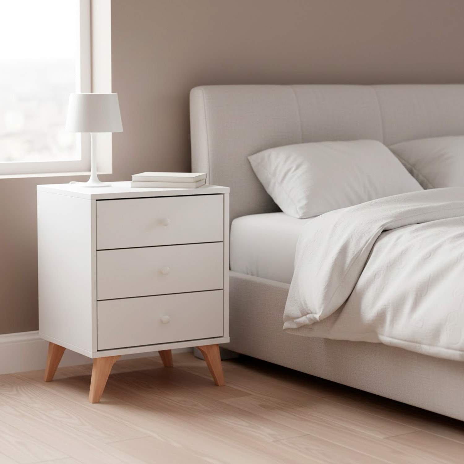 Comodino Moderno A 3 Cassetti Con Piedini Mobile Comò Per Camera Da Letto Compatto Design Salvaspazio Moderno Antigraffio 40 x 34 x 56 Cm Bianco Opaco