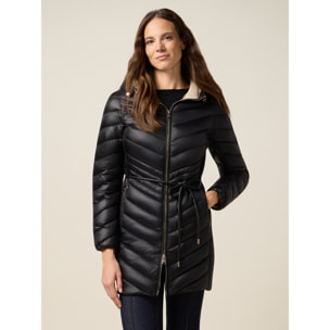 Oltre - Piumino midi con cappuccio e cintura - Nero