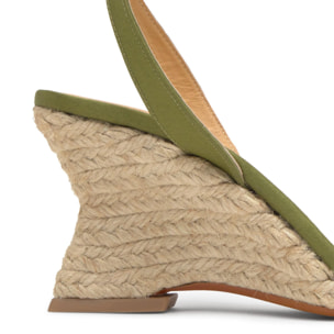 Alpargata Judi cuña de yute geométrica en raso con pulsera y punta afilada