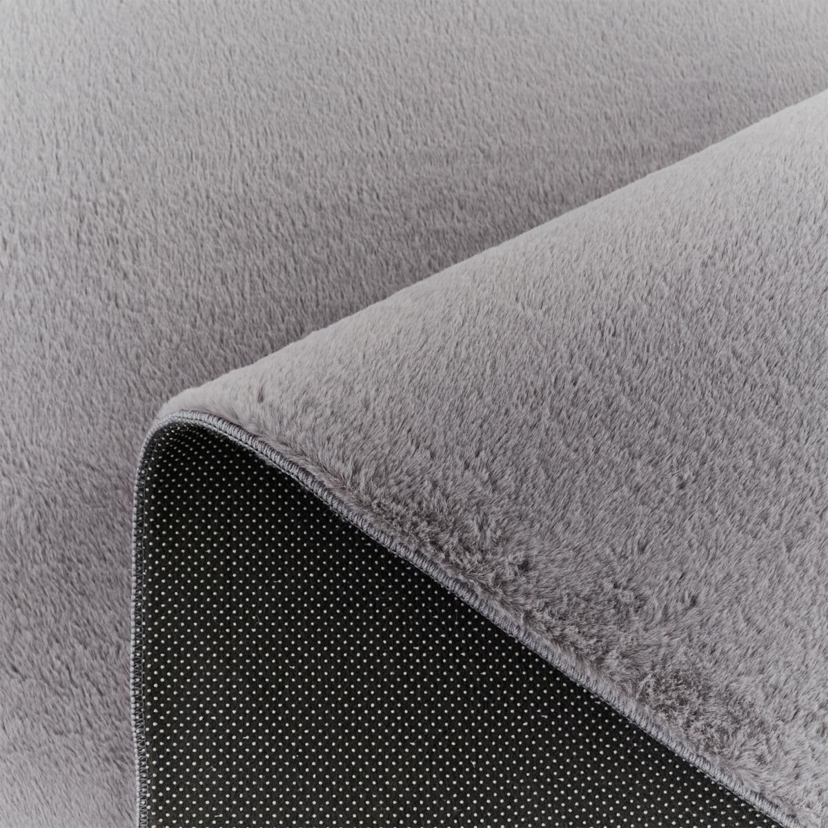 Tapis salon ultra doux, uni et lavable UNO, aussi idéal pour la chambre