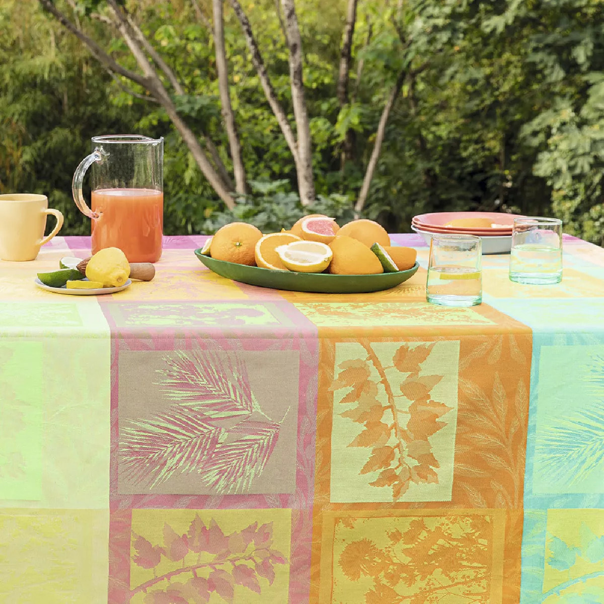 Nappe pur coton enduit motif jacquard multicolore Mille vegetaux arc en ciel