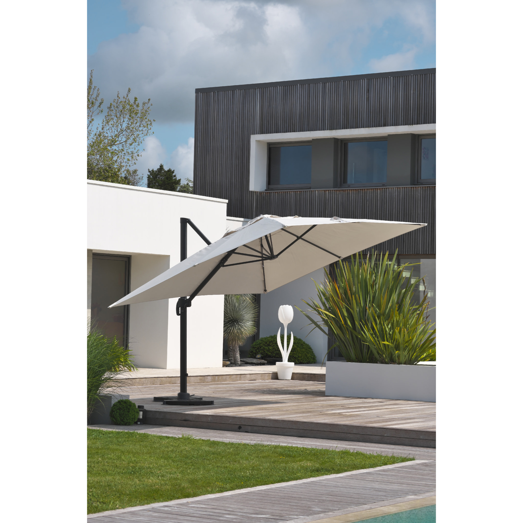 SEVILLA - Parasol avec pied excentré en acier et toilee